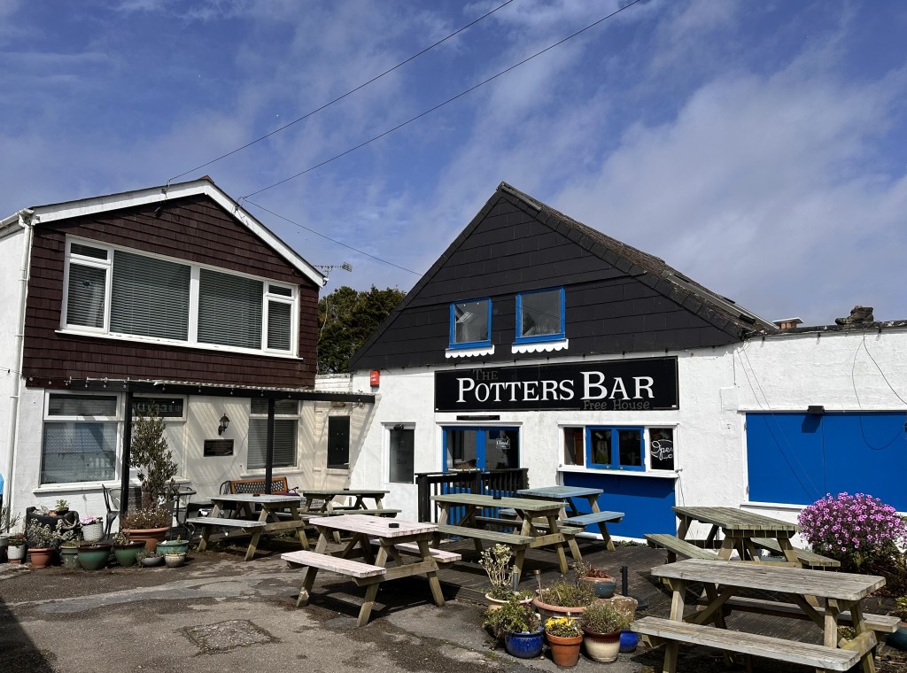 Freehouse Public House, Café, Owners Accommodation, Souvenir Shop, Outside Areas And Parking